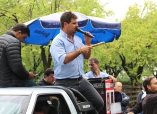 Ni el agua paró a Mondino en Olavarría