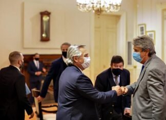 Fernández sigue con el cepo