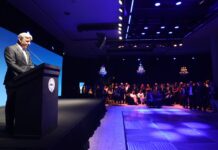 “La historia nos respalda, el futuro nos convoca”