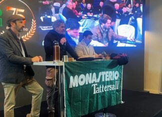 Monasterio Tattersall con el legado como bandera